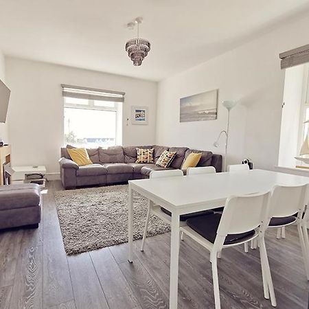 Plas Darien-3 Bed Apt- Sea Views - Sleeps 5 Trearddur Kültér fotó